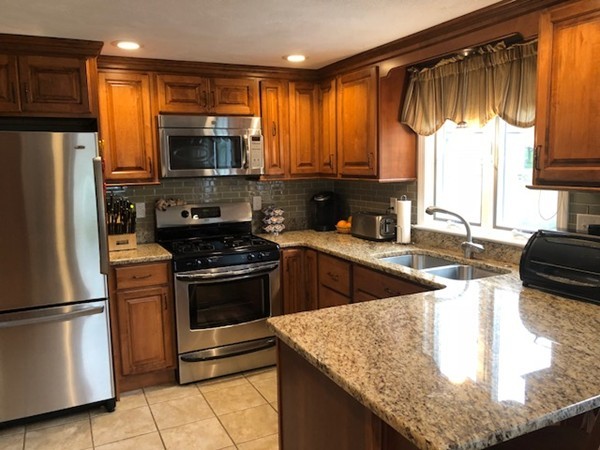 140 Butternut Road Somerset, MA 02726 - Photo 7 of 23 Gallery Image 7