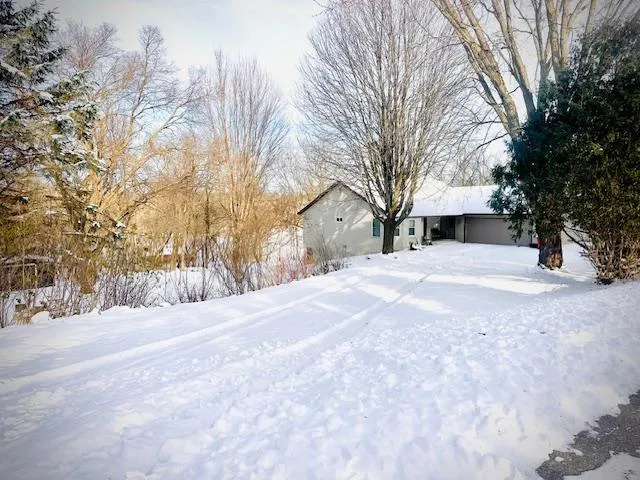 $499,900 | 20 Amy Lane, Mantorville, MN 55955