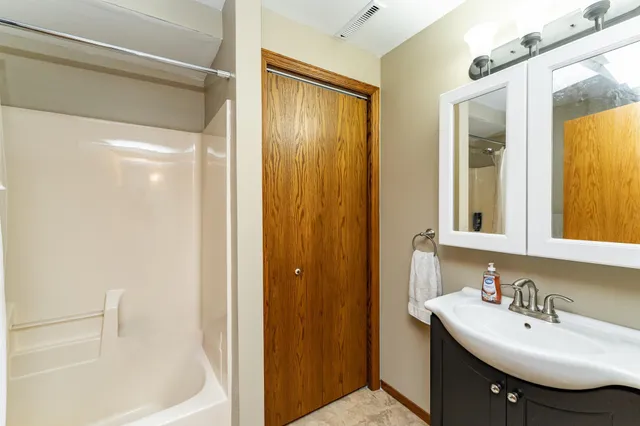 $499,900 | 20 Amy Lane, Mantorville, MN 55955