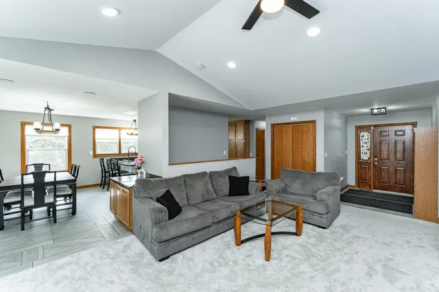 $499,900 | 20 Amy Lane, Mantorville, MN 55955