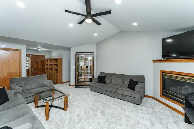 $499,900 | 20 Amy Lane, Mantorville, MN 55955