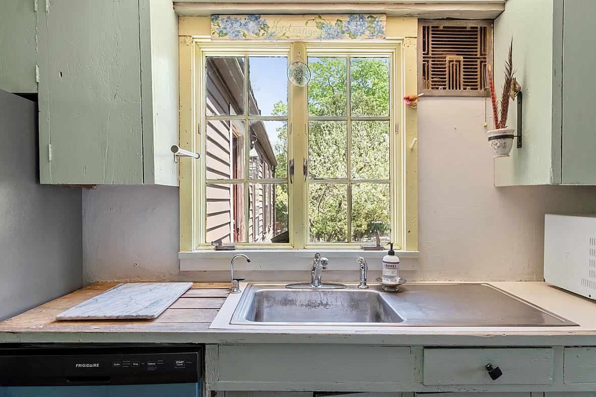 153 Exeter Road Hampton Falls, NH 03844 - Photo 7 of 40