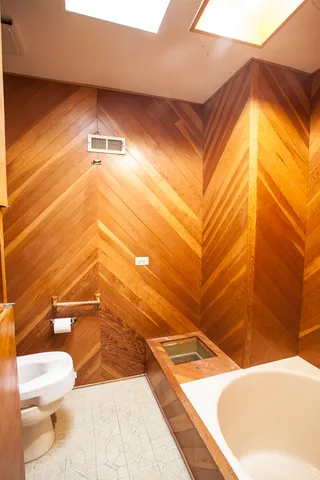 $599,000 | 1610 Old Oak Place, Darien, IL 60561