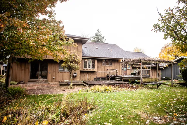 $599,000 | 1610 Old Oak Place, Darien, IL 60561