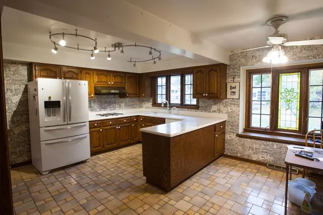 $599,000 | 1610 Old Oak Place, Darien, IL 60561