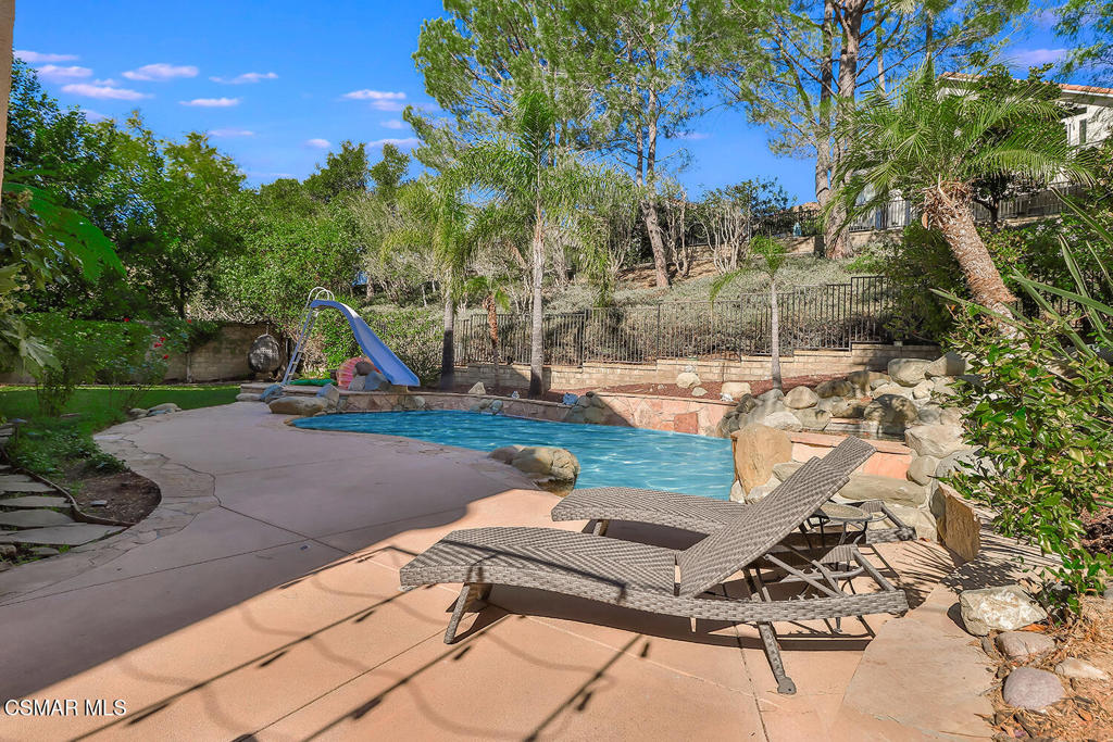 6291 Deerbrook Road Oak Park, CA 91377 - Photo 28 of 29 a view of a basketball court