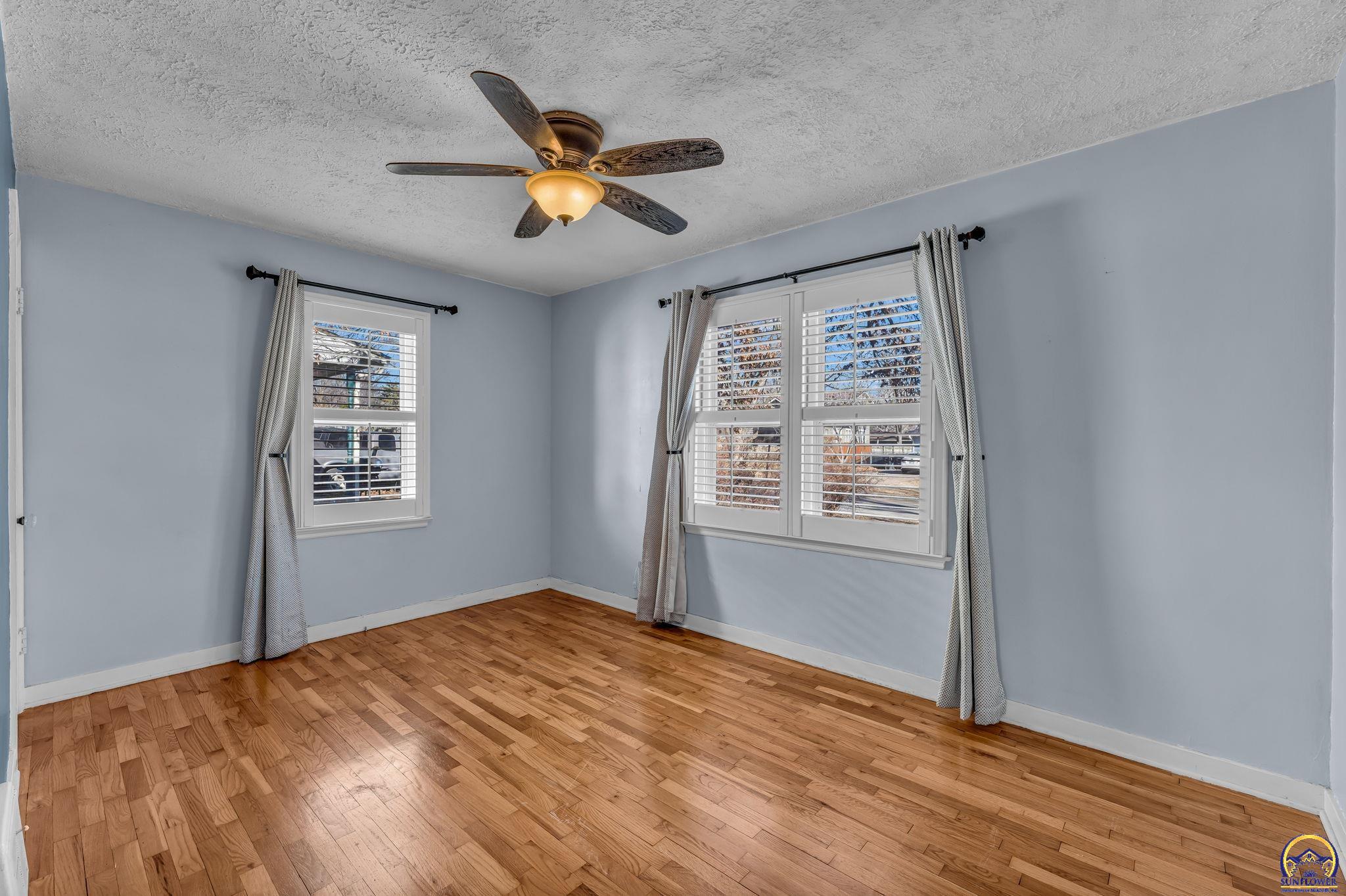 2011 Southwest High Avenue Topeka, KS 66604 - Photo 13 of 27