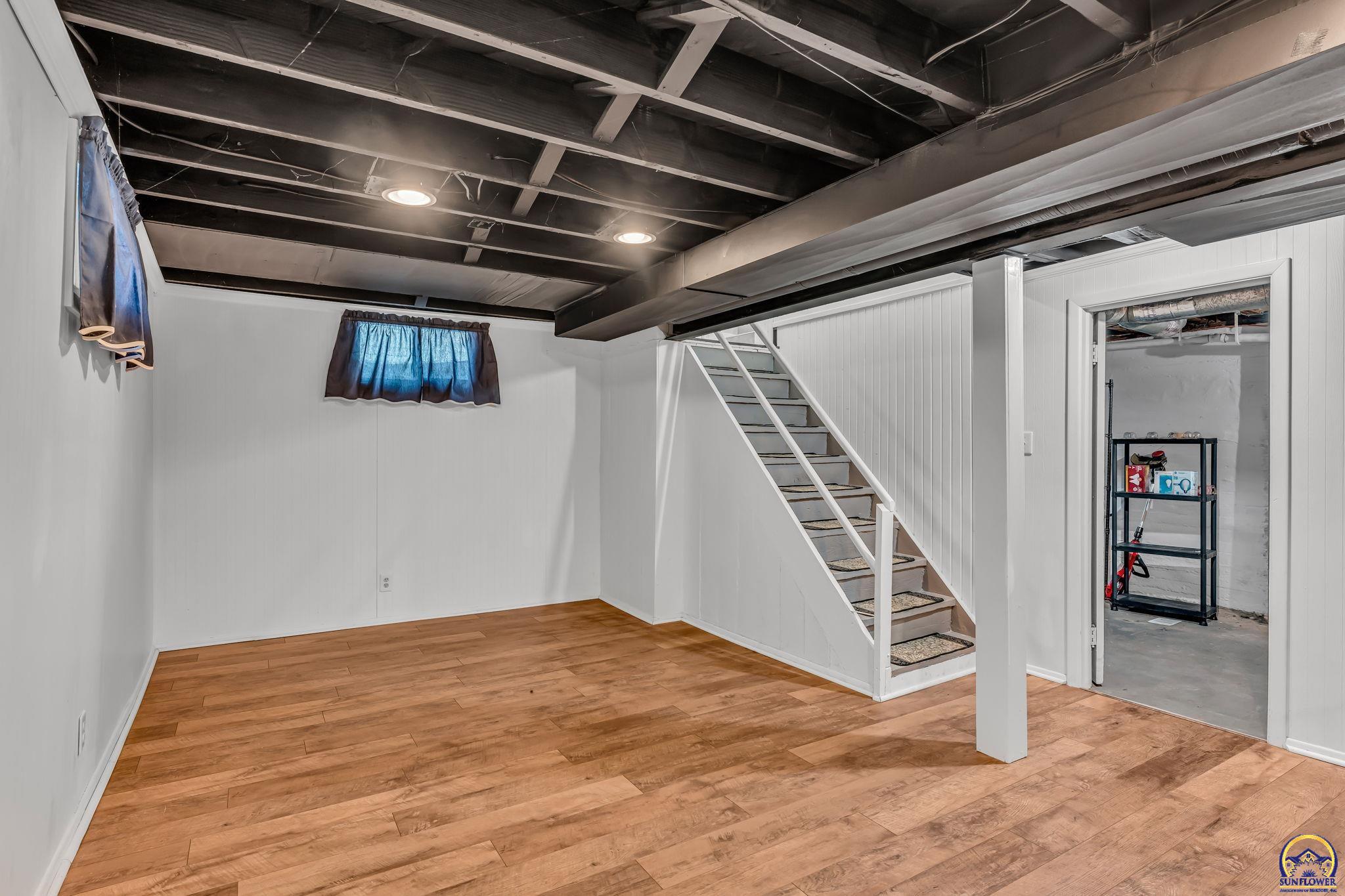 2011 Southwest High Avenue Topeka, KS 66604 - Photo 16 of 27