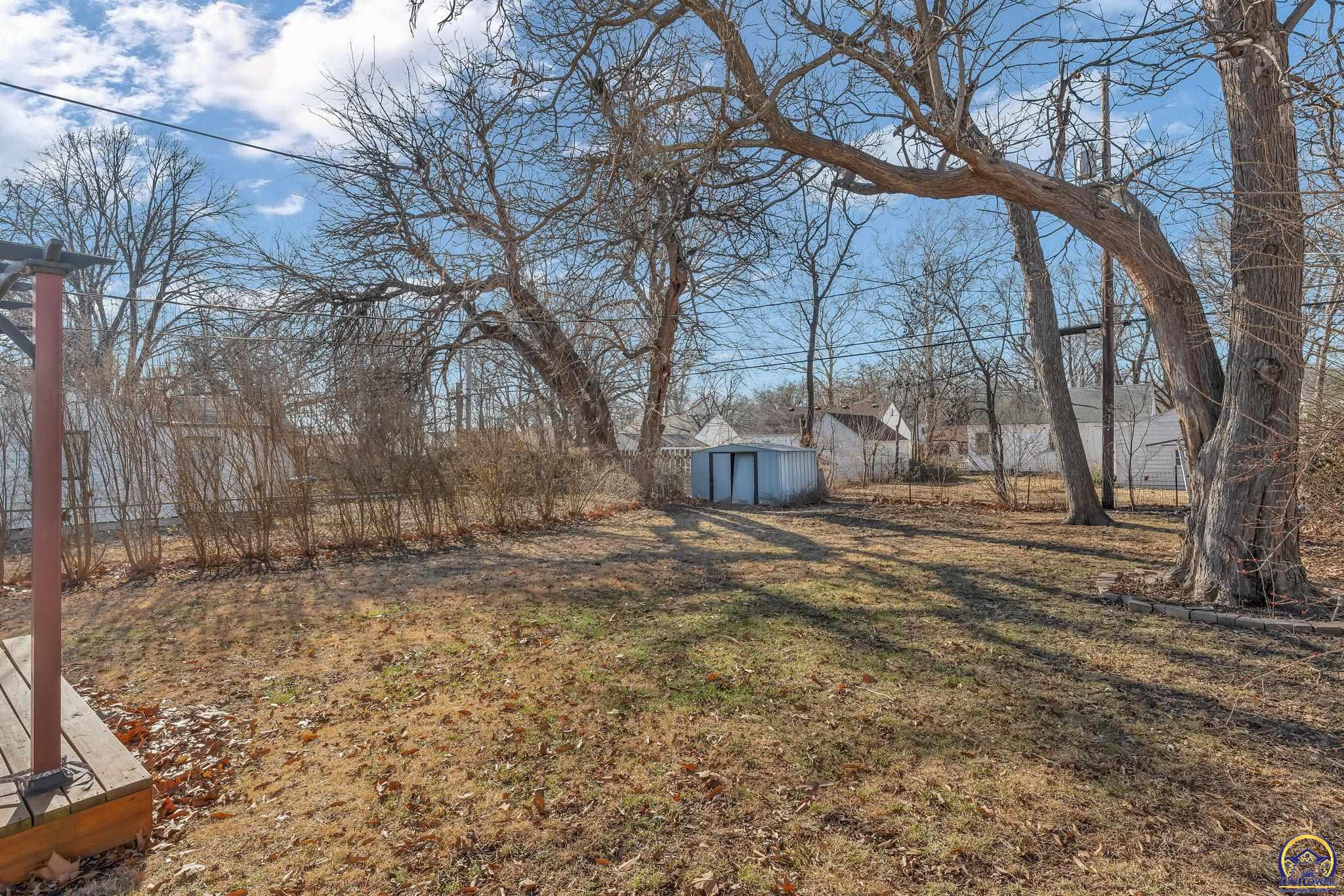 2011 Southwest High Avenue Topeka, KS 66604 - Photo 25 of 27