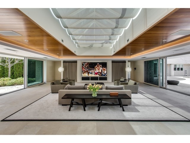 2700 Point Drive Highland Park, IL 60035 - Photo 2 of 6