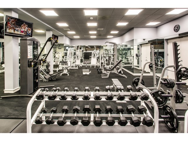 2700 Point Drive Highland Park, IL 60035 - Photo 4 of 6