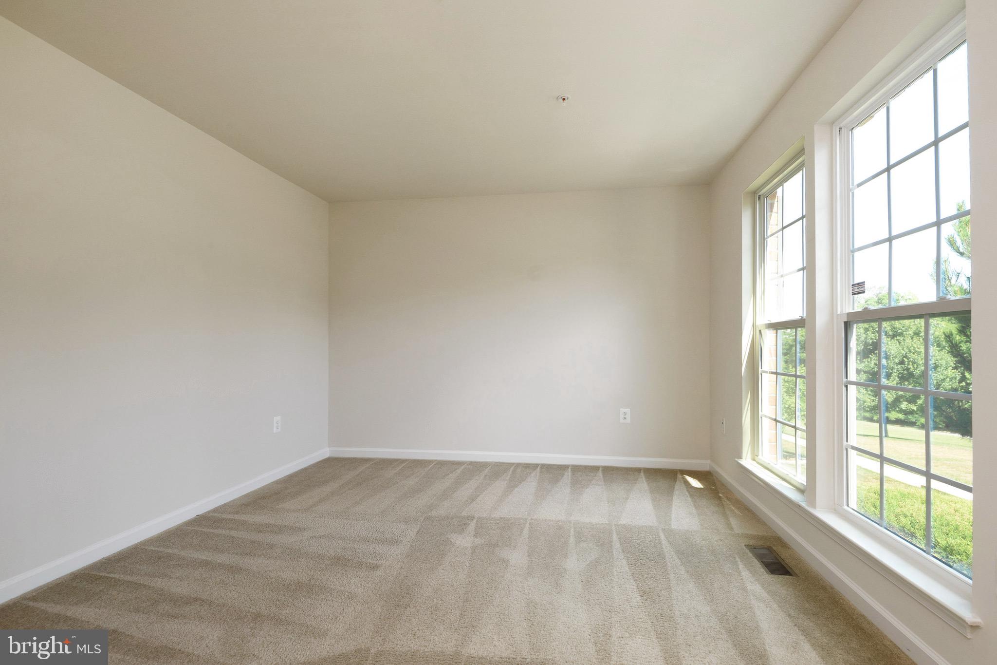 2707 St Marys View Road Accokeek, MD 20607 - Photo 5 of 48 Formal Living Room