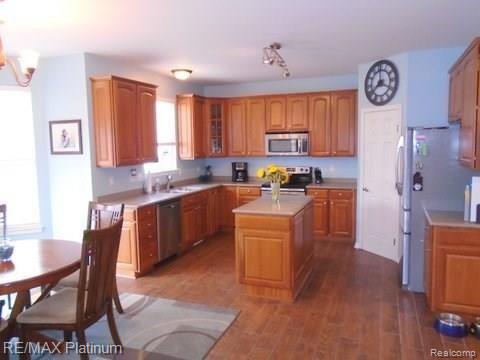 1528 Ashton Ridge Court Howell, MI 48843 - Photo 9 of 32