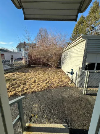 $2,600 | 84 Bowers Street, Nashua, NH 03060