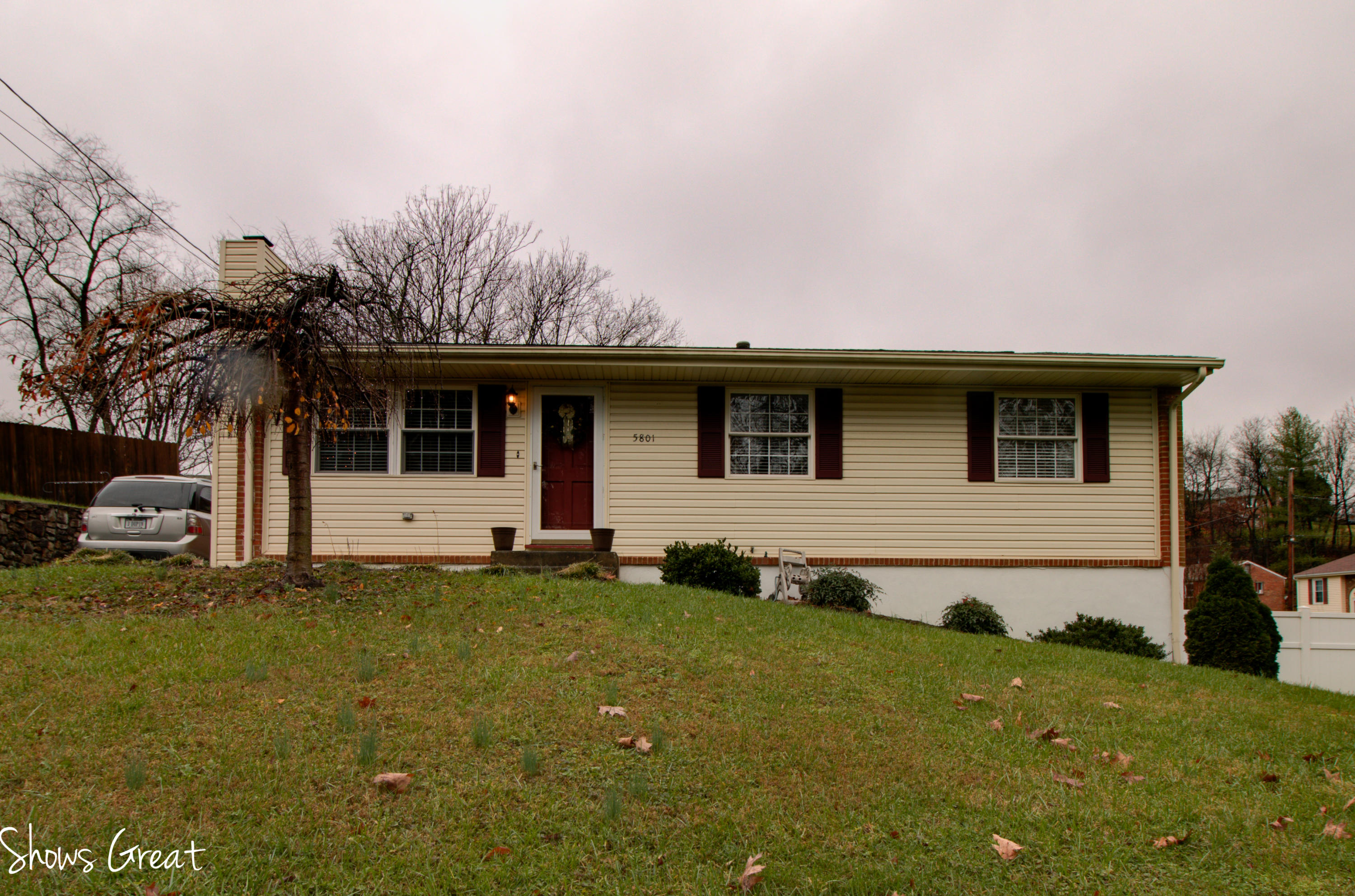 5801 Green Ridge Road Northwest Roanoke, VA 24019 - Photo 3 of 22 _MG_9084_5_6