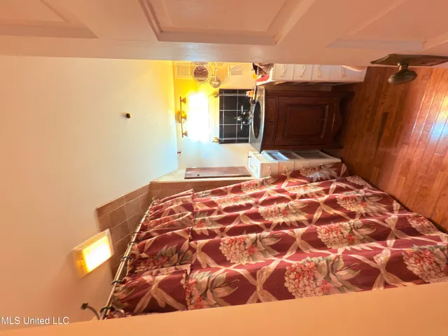 $779,000 | 5 Spruce Street, Oakland, MS 38948