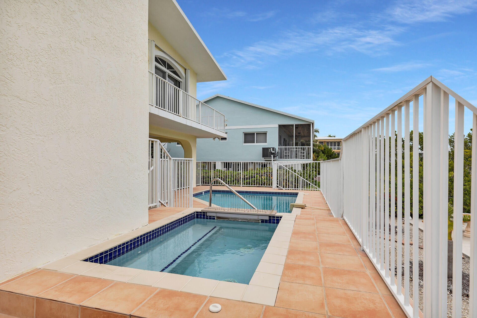 85 Ocean Shores Drive Key Largo, FL 33037 - Photo 21 of 77 Pool and spa