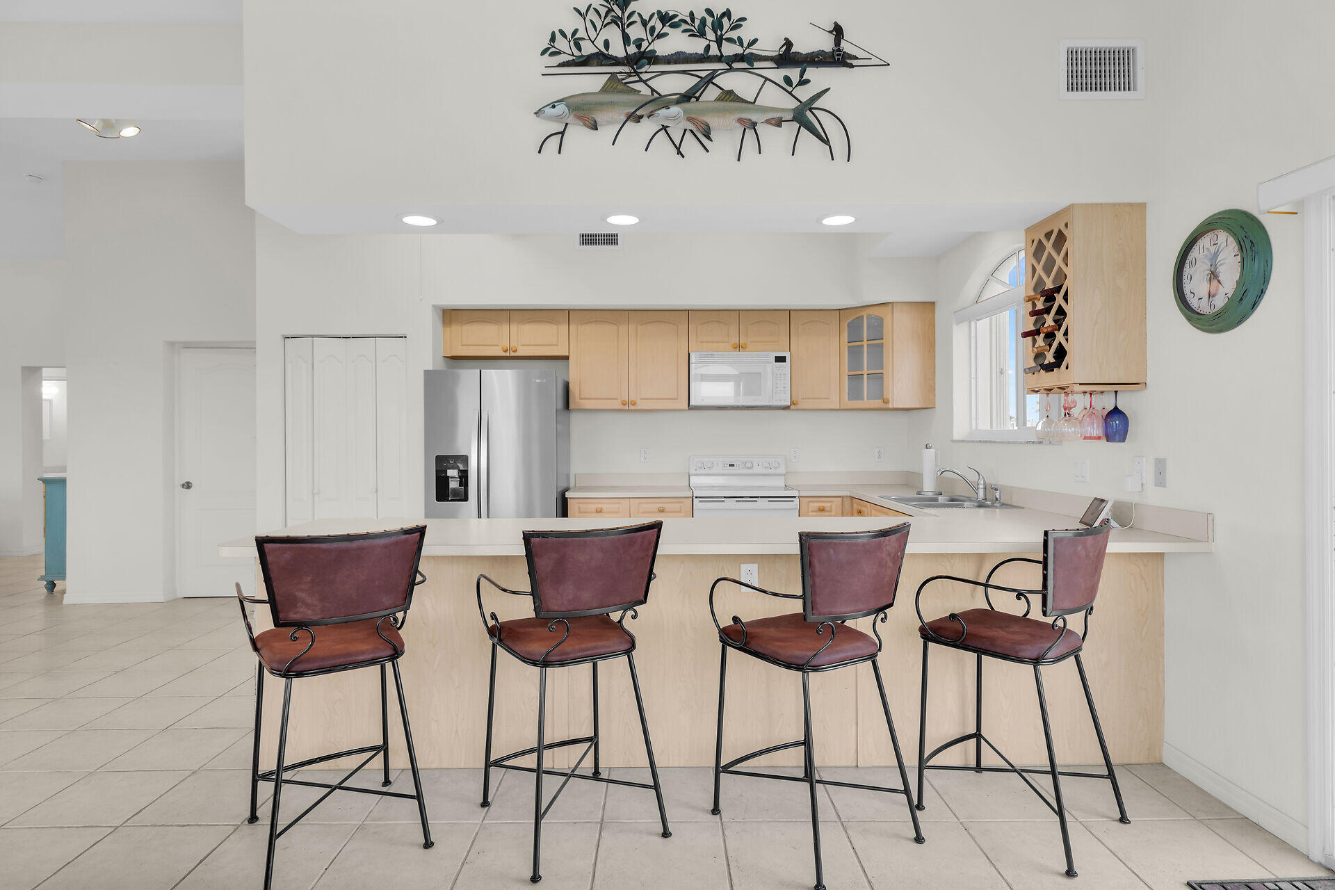 85 Ocean Shores Drive Key Largo, FL 33037 - Photo 43 of 77 Kitchen Bar seating