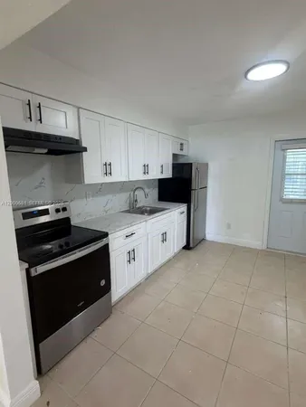 $2,000 | 18416 Northeast 24th Court, Unit 18418, North Miami Beach, FL 33160