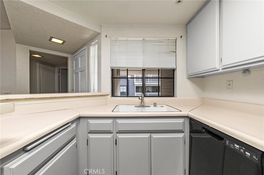 202 Evergreen Court Azusa, CA 91702 - Photo 9 of 31