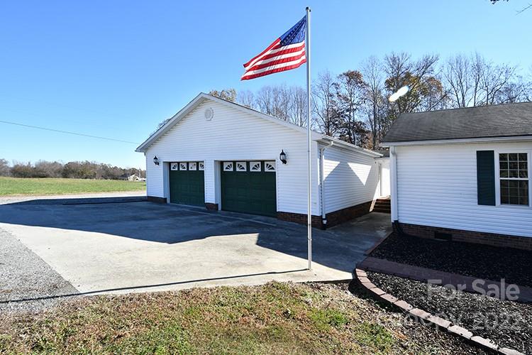 216 Jones Road Mocksville, NC 27028 - Photo 4 of 48 a front view of a house with yard