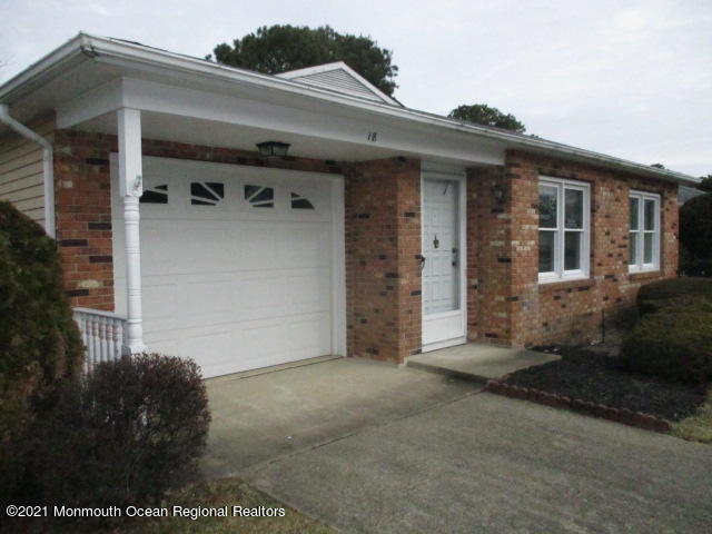 18 Abbey Road Brick, NJ 08723 - Photo 2 of 33 IMG_8725