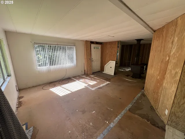 $150,000 | 95007 North Way Lane, North Bend, OR 97459