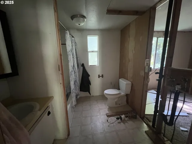 $150,000 | 95007 North Way Lane, North Bend, OR 97459