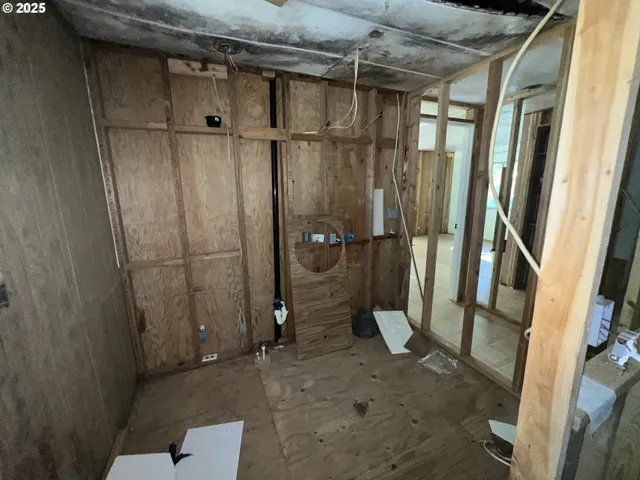 $150,000 | 95007 North Way Lane, North Bend, OR 97459