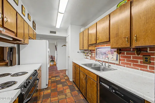 $395,000 | 5324 West Lewis Avenue, Phoenix, AZ 85035