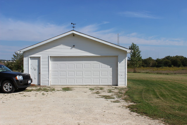 16909 South Gougar Road Lockport, IL 60441 - Photo 3 of 23