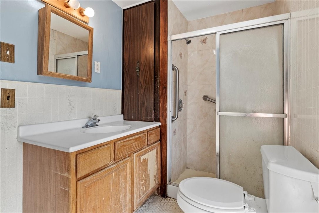 68 Edgeland Street Rochester, NY 14609 - Photo 17 of 28