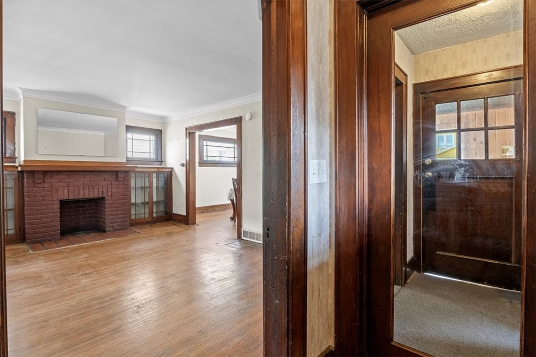 68 Edgeland Street Rochester, NY 14609 - Photo 6 of 28