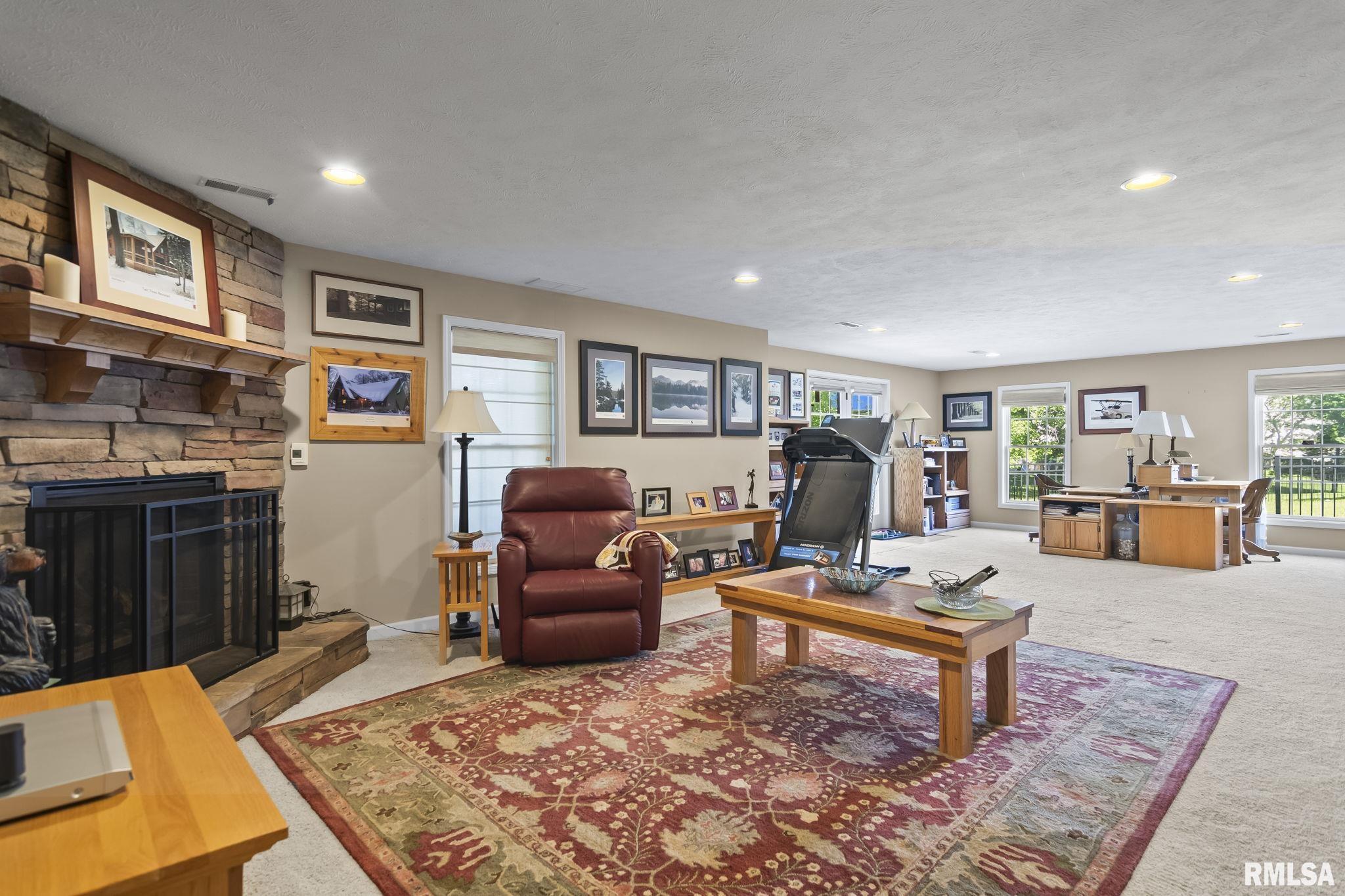 1621 Hoechester Road Springfield, IL 62712 - Photo 28 of 44