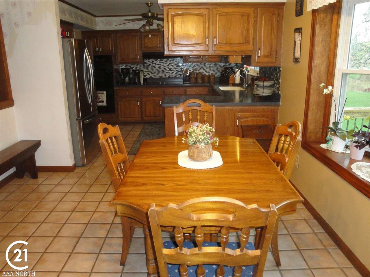 5249 Sandhill Road Almont, MI 48003 - Photo 9 of 31 31378072-8.JPG
