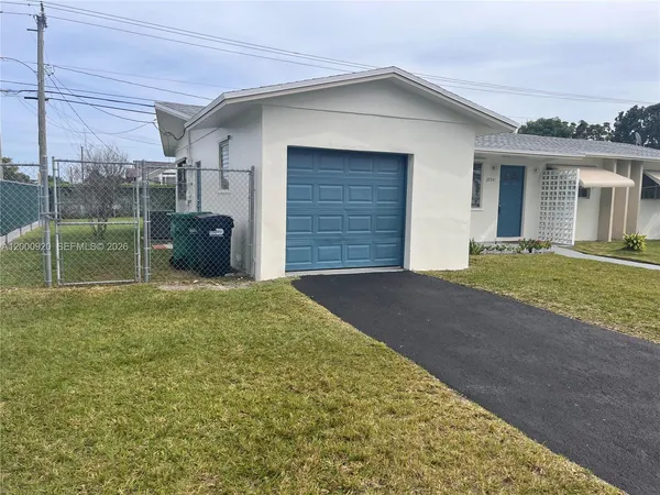 $3,000 | 20341 Southwest 117th Avenue, Miami, FL 33177