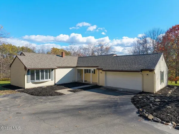 $600,000 | 200 Hinrichsen Heights Road, Coxsackie, NY 12051