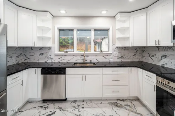 $600,000 | 200 Hinrichsen Heights Road, Coxsackie, NY 12051