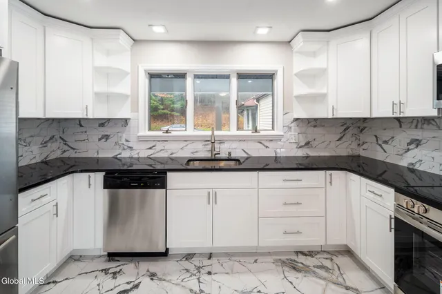 $600,000 | 200 Hinrichsen Heights Road, Coxsackie, NY 12051