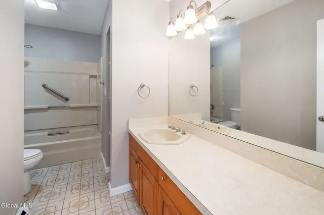 $600,000 | 200 Hinrichsen Heights Road, Coxsackie, NY 12051