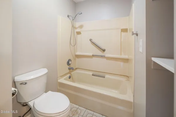 $600,000 | 200 Hinrichsen Heights Road, Coxsackie, NY 12051