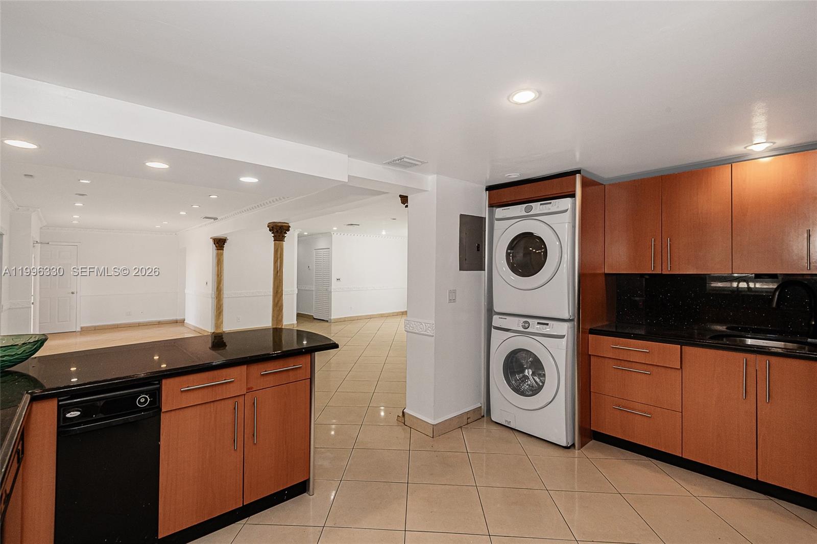 2545 Northeast 207th Street Miami, FL 33180 - Photo 12 of 32