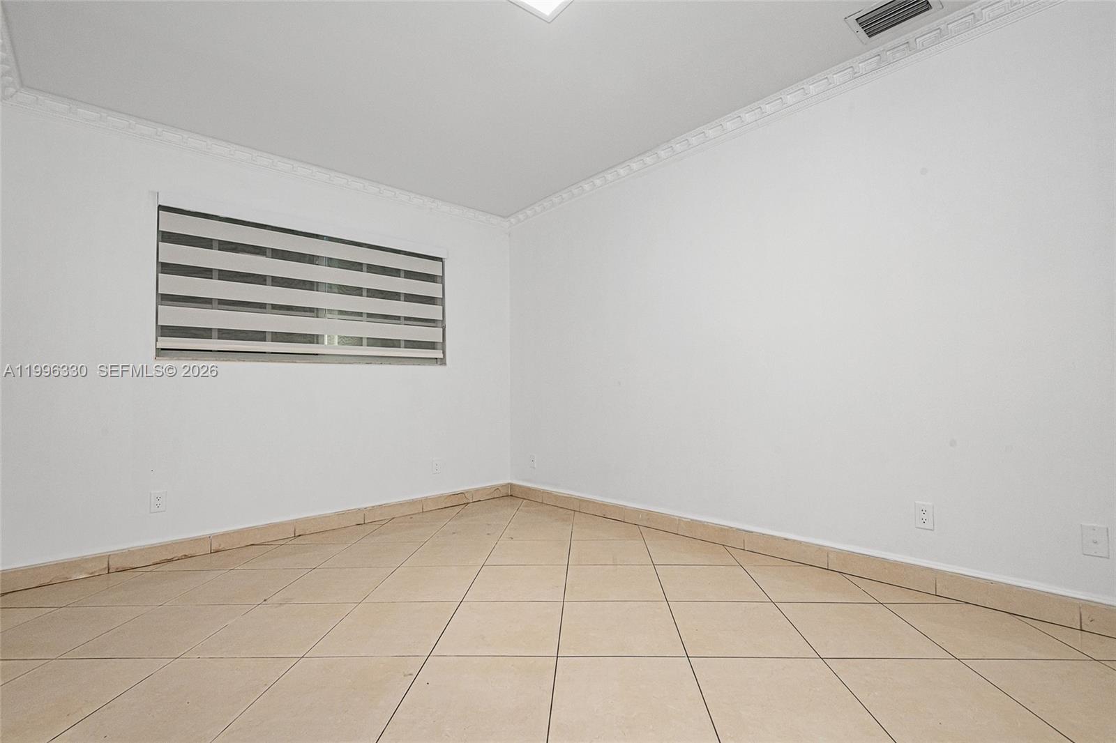2545 Northeast 207th Street Miami, FL 33180 - Photo 15 of 32