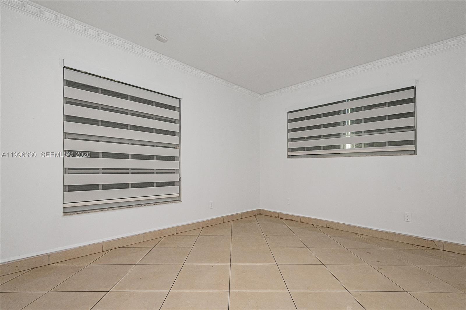 2545 Northeast 207th Street Miami, FL 33180 - Photo 16 of 32