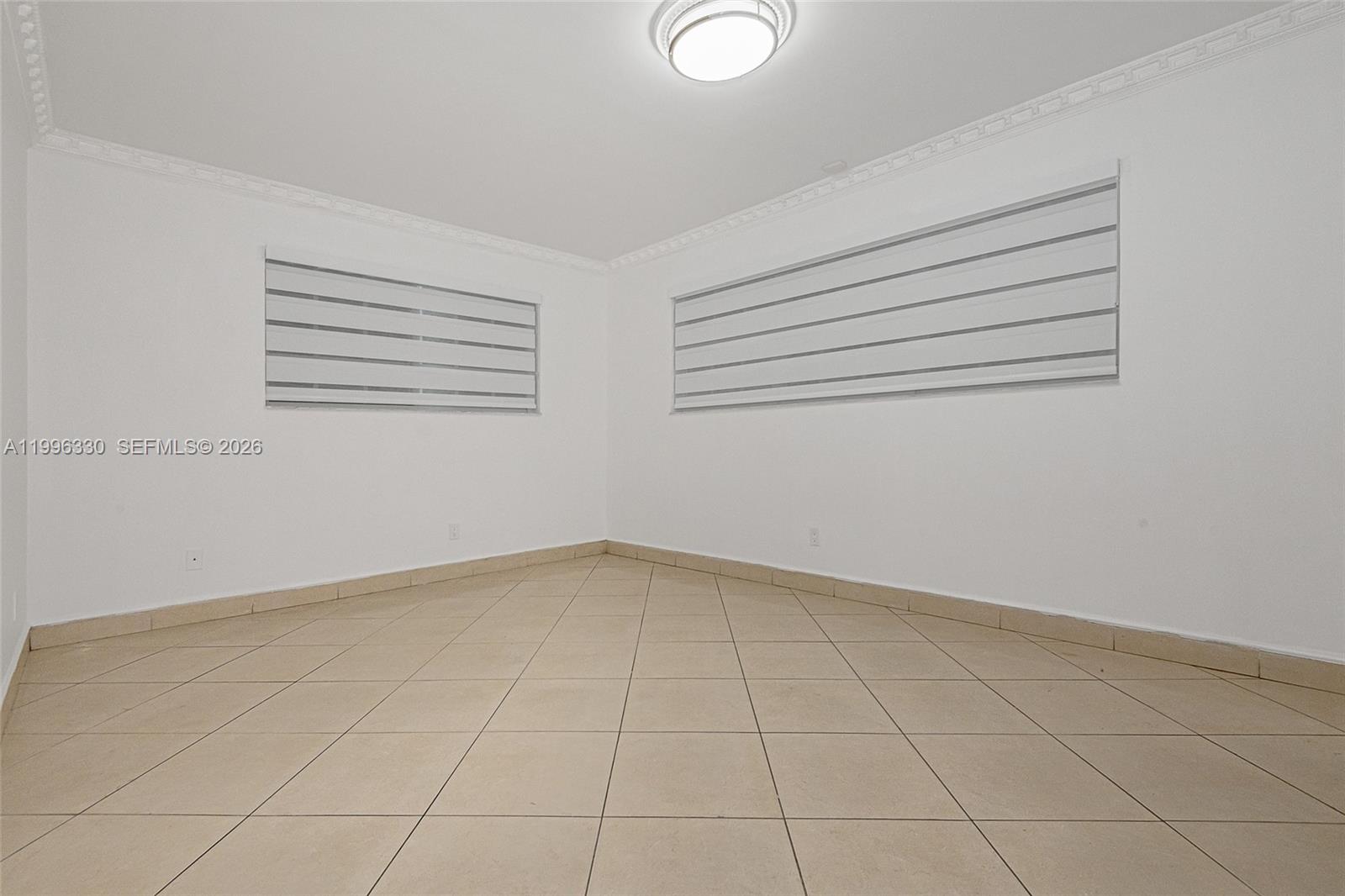 2545 Northeast 207th Street Miami, FL 33180 - Photo 23 of 32