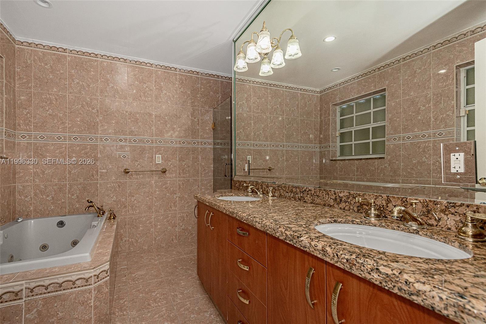 2545 Northeast 207th Street Miami, FL 33180 - Photo 25 of 32