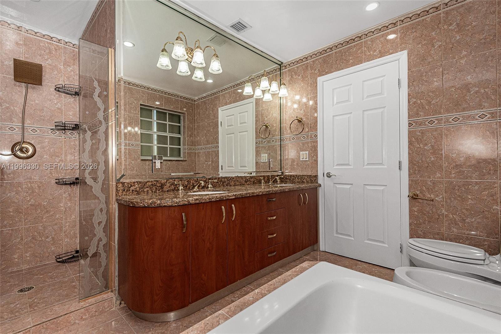 2545 Northeast 207th Street Miami, FL 33180 - Photo 26 of 32