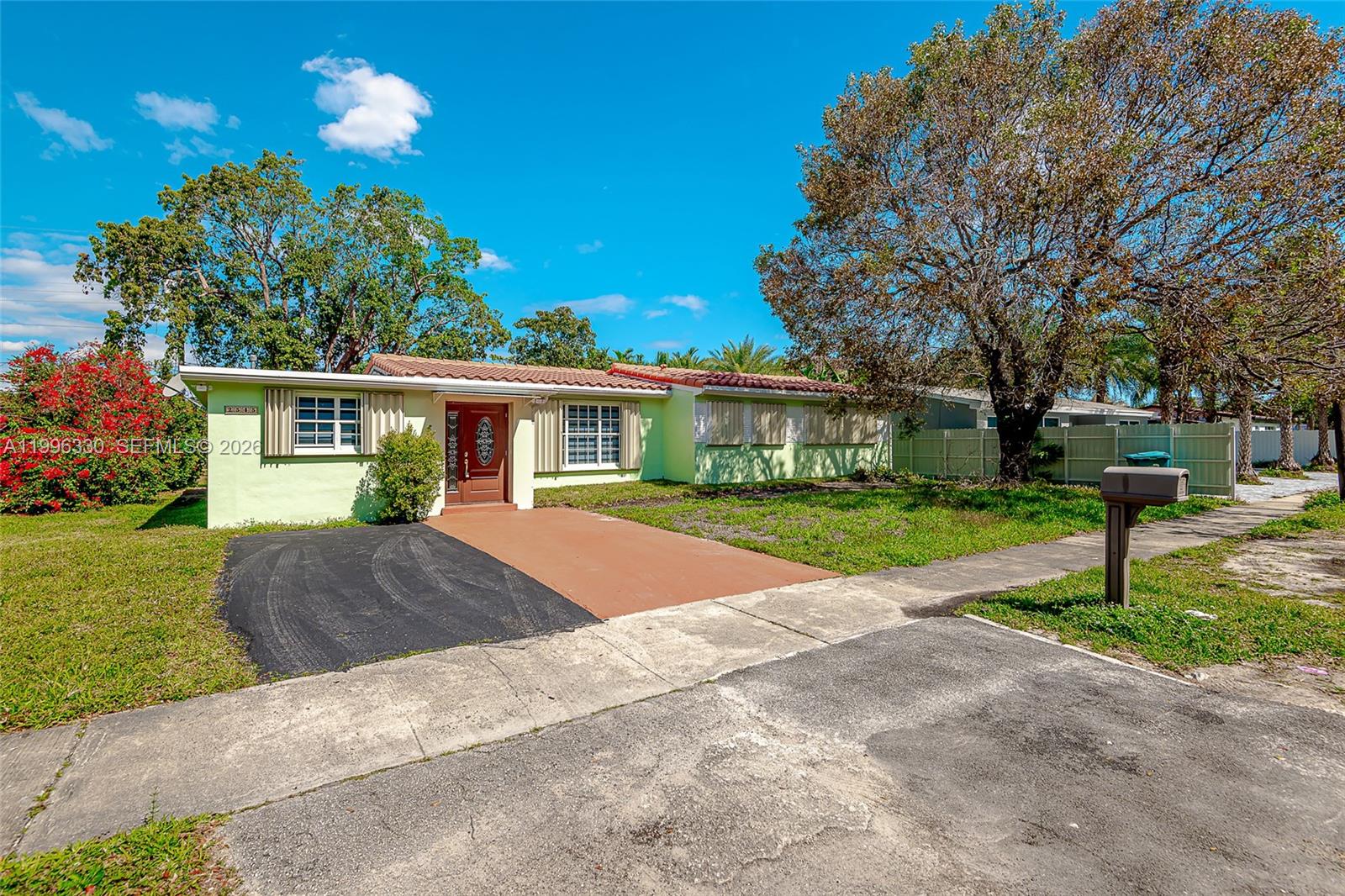 2545 Northeast 207th Street Miami, FL 33180 - Photo 32 of 32