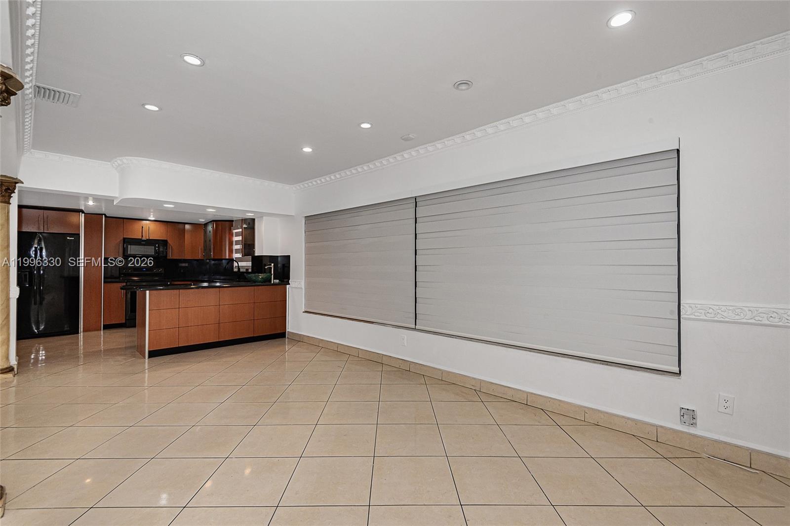 2545 Northeast 207th Street Miami, FL 33180 - Photo 4 of 32