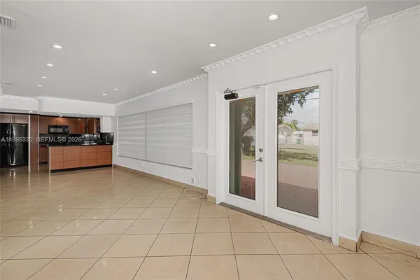 a view of livingroom with furniture